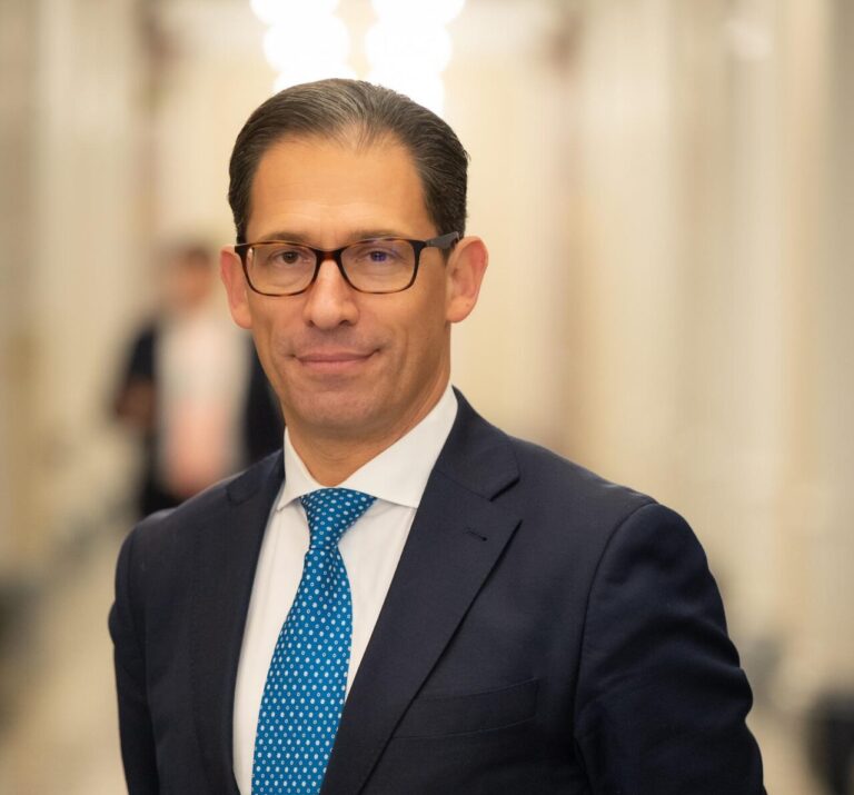 Daniel Radomski Press Photo (colour, credit_Shahar Azran)